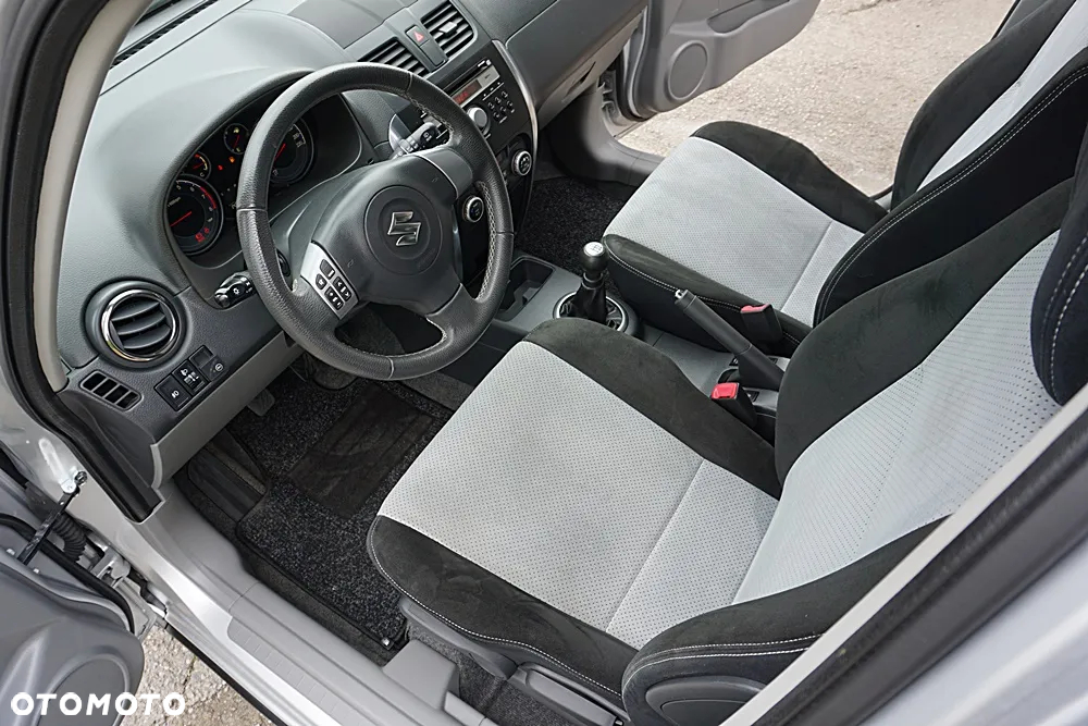 Suzuki SX4 1.6 Premium 4WD - 18
