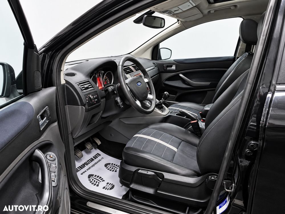 Ford Kuga - 10