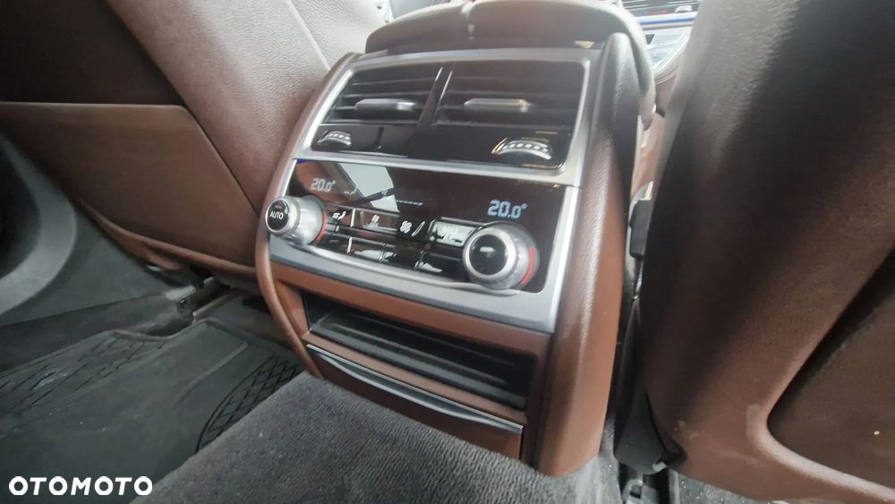 BMW Seria 7 740d xDrive - 30