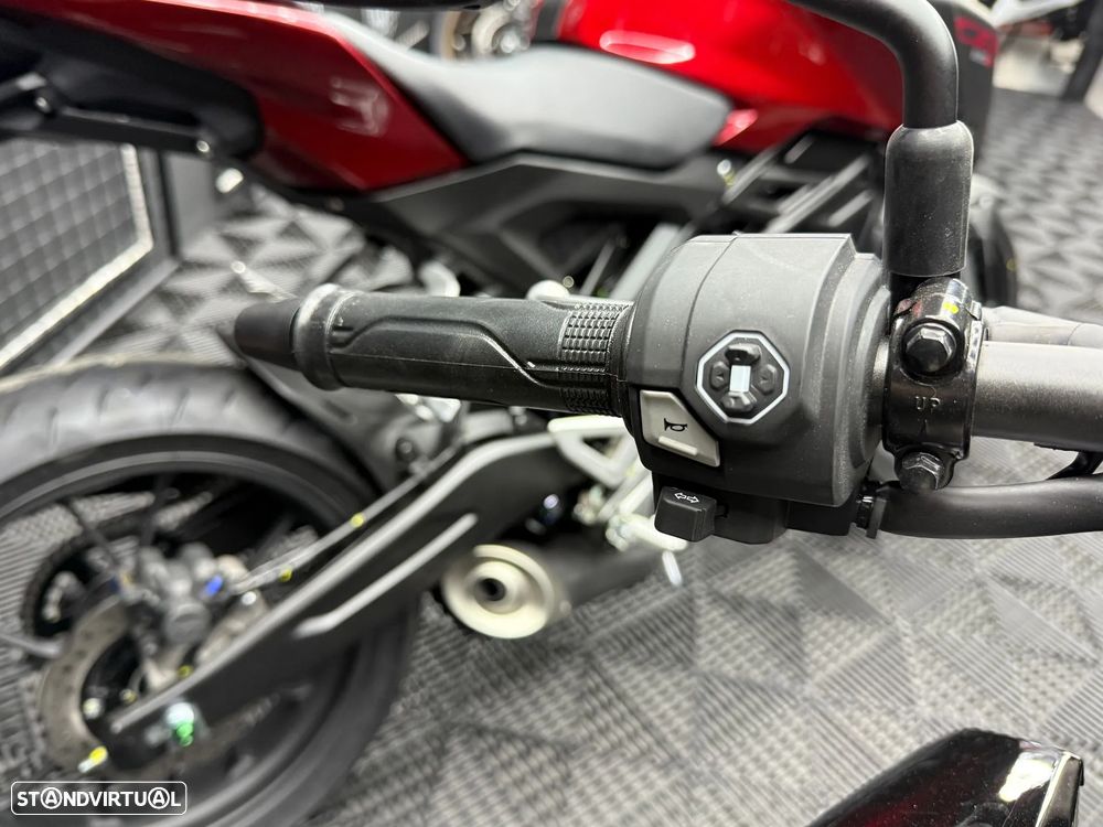 Honda CB 125 R - 10