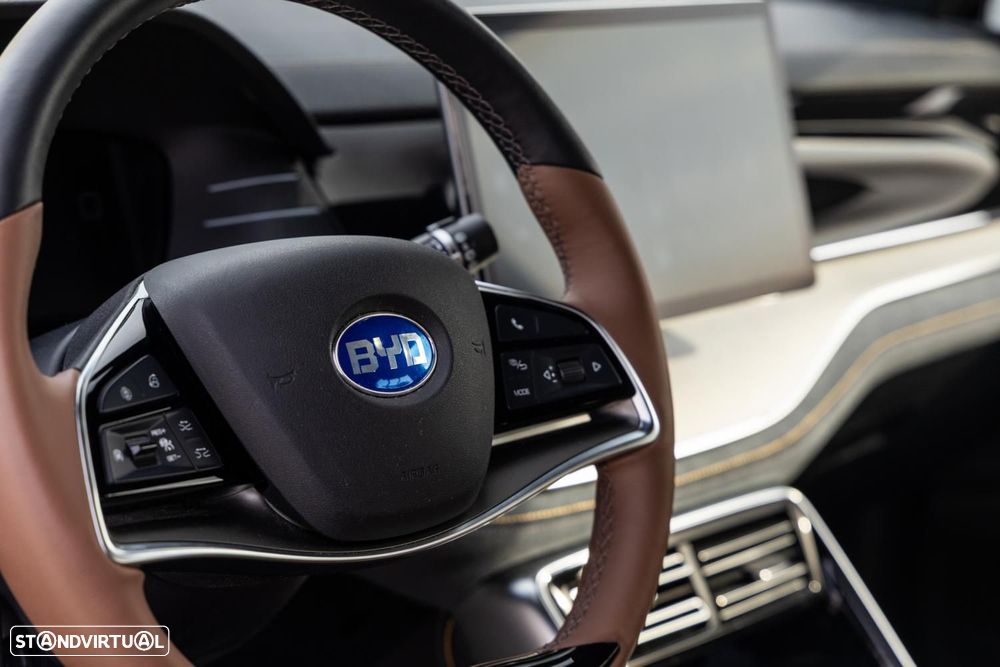 BYD Tang 86.4 kWh AWD Flagship - 35
