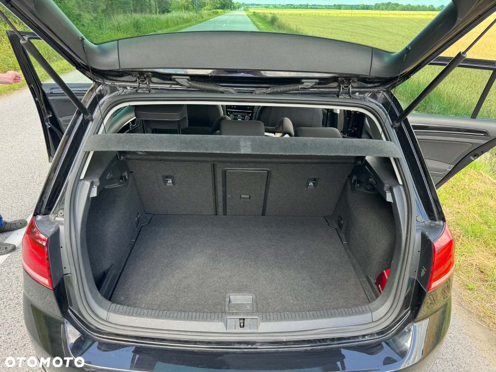 Volkswagen Golf - 6