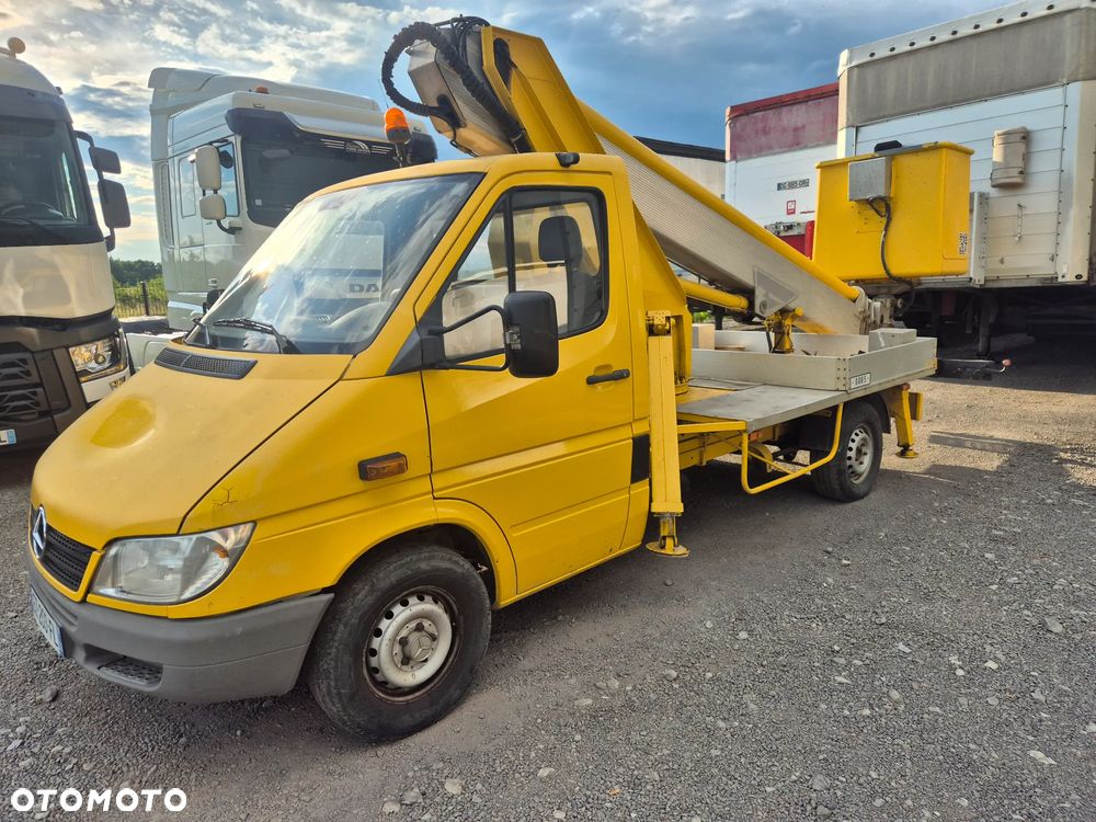 Mercedes-Benz Sprinter - 1