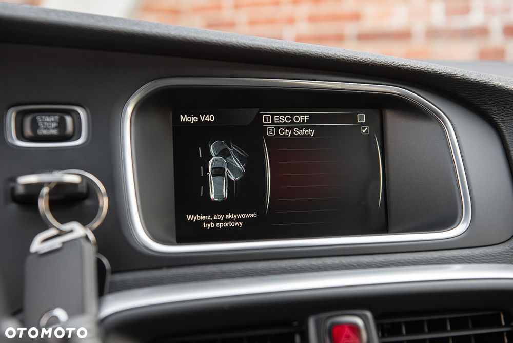 Volvo V40 Cross Country D2 Momentum - 23