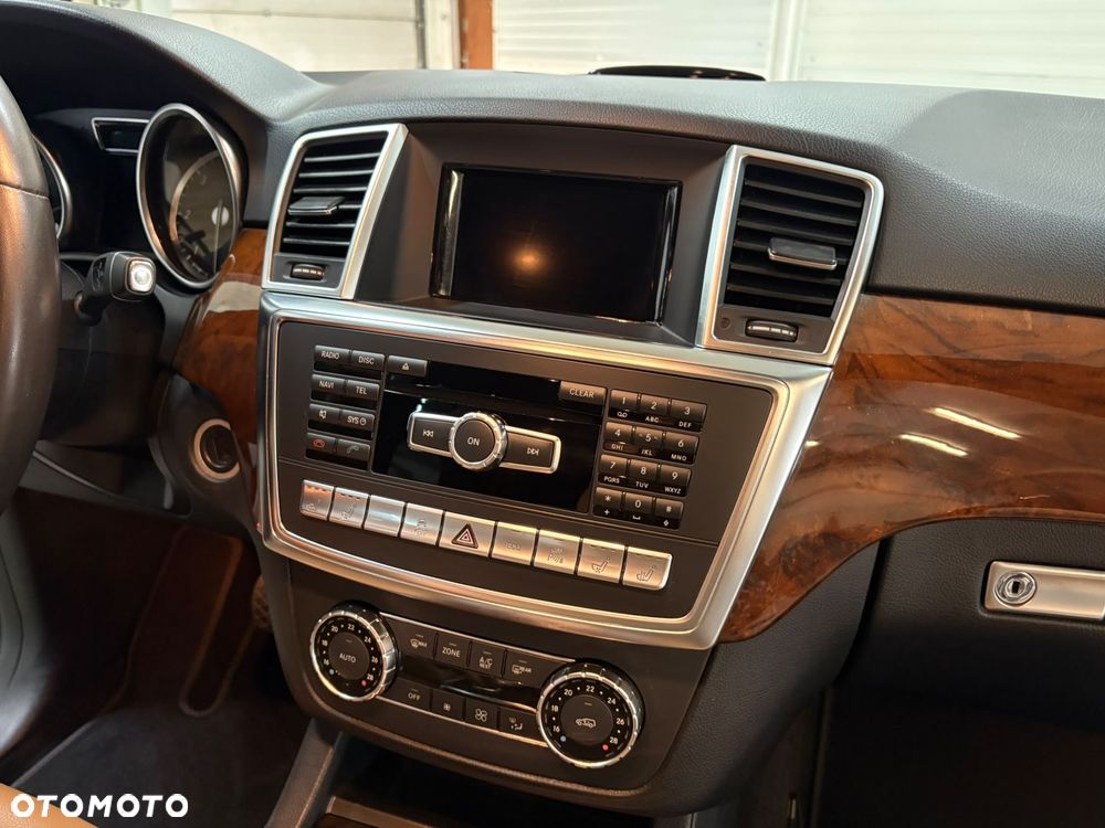 Mercedes-Benz ML 350 BlueTEC 4-Matic - 11