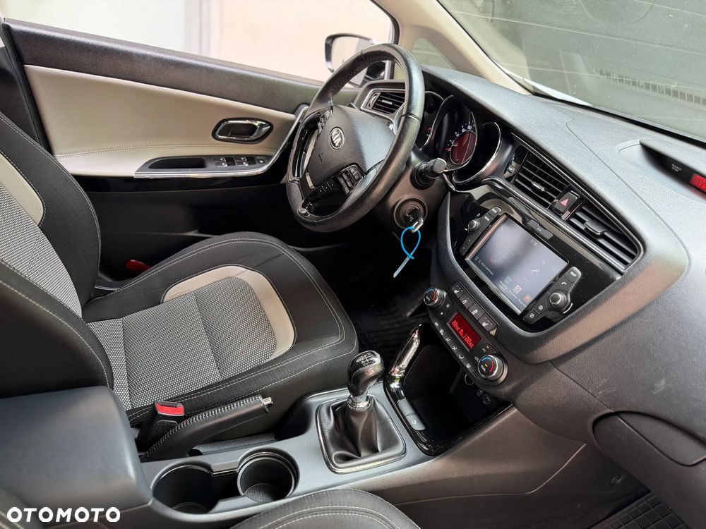 Kia Ceed 1.6 CRDi L Business Line - 16