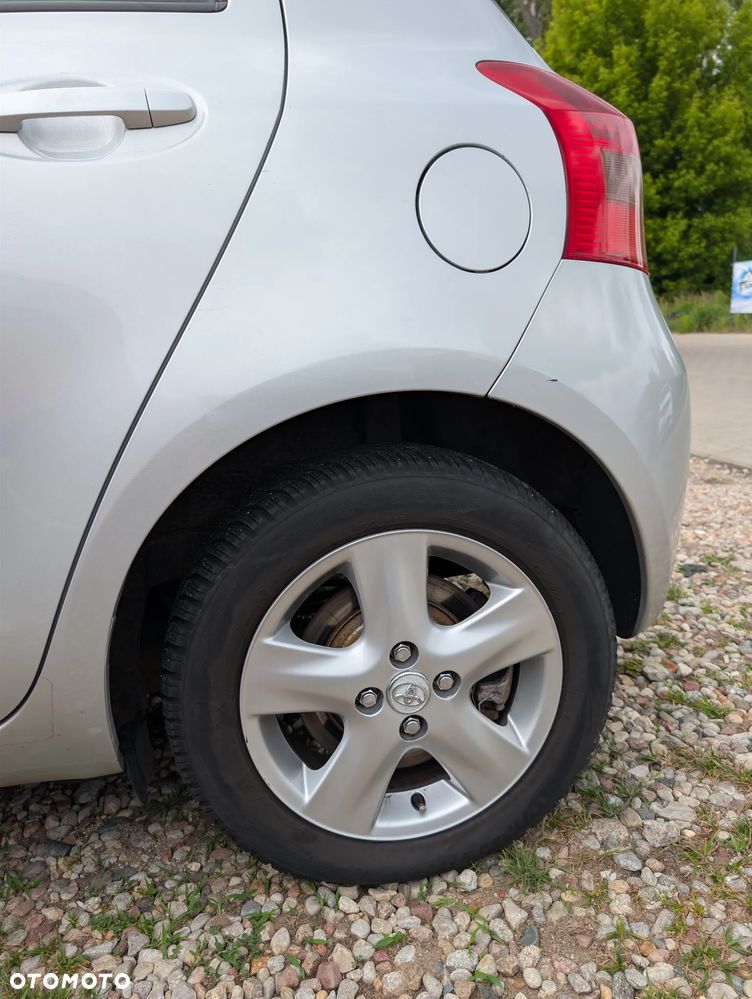 Toyota Yaris 1.3 Sol - 22