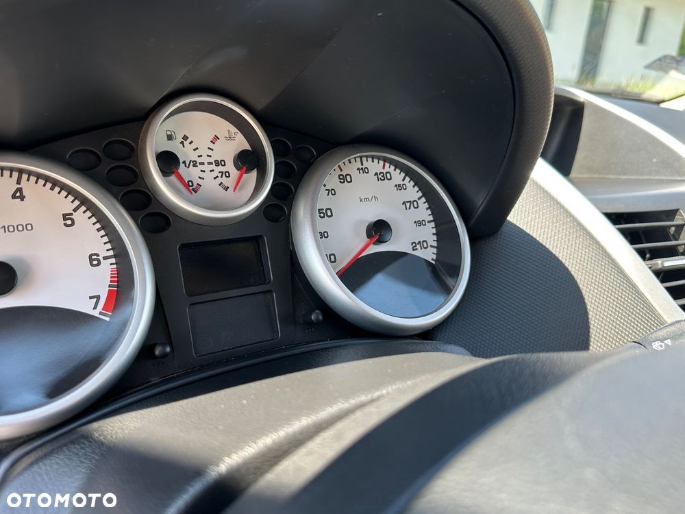 Peugeot 207 1.4 16V Trendy - 24