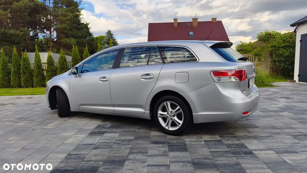 Toyota Avensis 2.0 D-4D Sol - 5