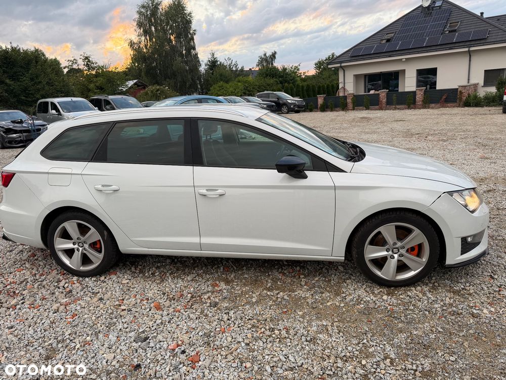 Seat Leon 2.0 TDI FR Black S&S - 4