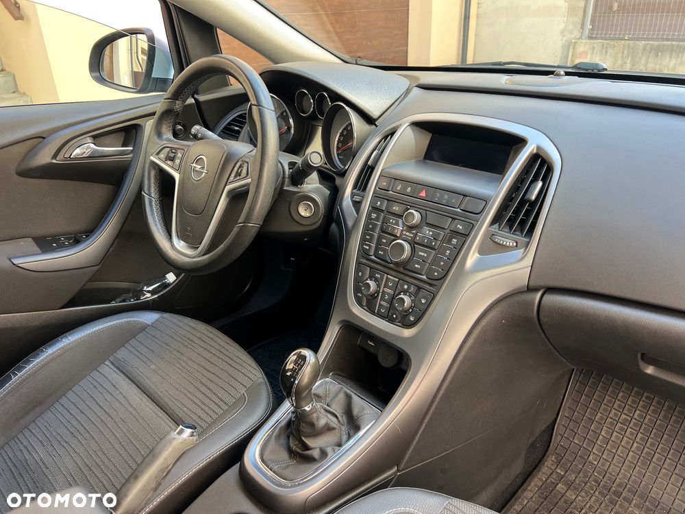 Opel Astra 1.4 T Business S&S - 23