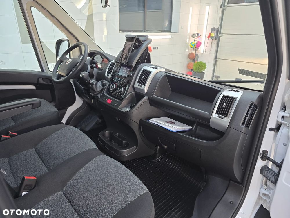 Fiat DUCATO 19Tyś km DOKA MAXI 7-OSOBOWY + 855Kg Ładownośc NAJLEPSZY SINIK 2,3 IVECO 140KM SALON PL STAN JAK NOWY NOWY NOWY 19Tyś km SERWIS ASO FIAT DO OSTATNIEGO Km KOŁA16 Cali KLIMA ELEKTRYKA WZMOCNIONE ZAWIESZENIE - 35
