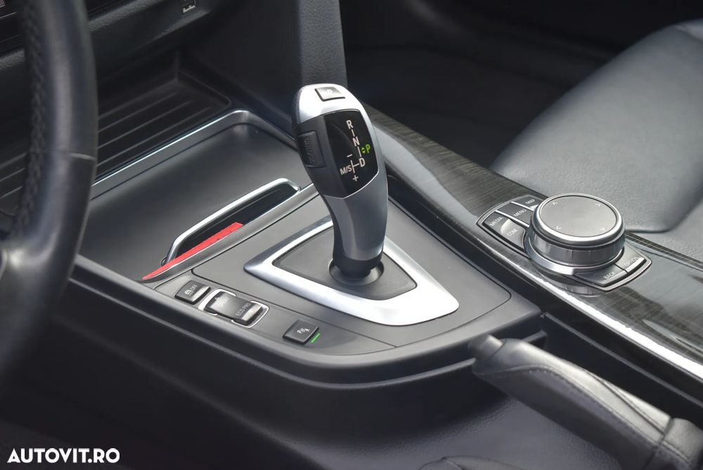 BMW Seria 3 320i GT xDrive AT - 10