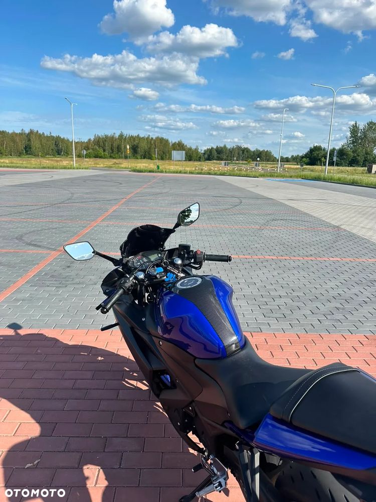 Yamaha R3 - 13