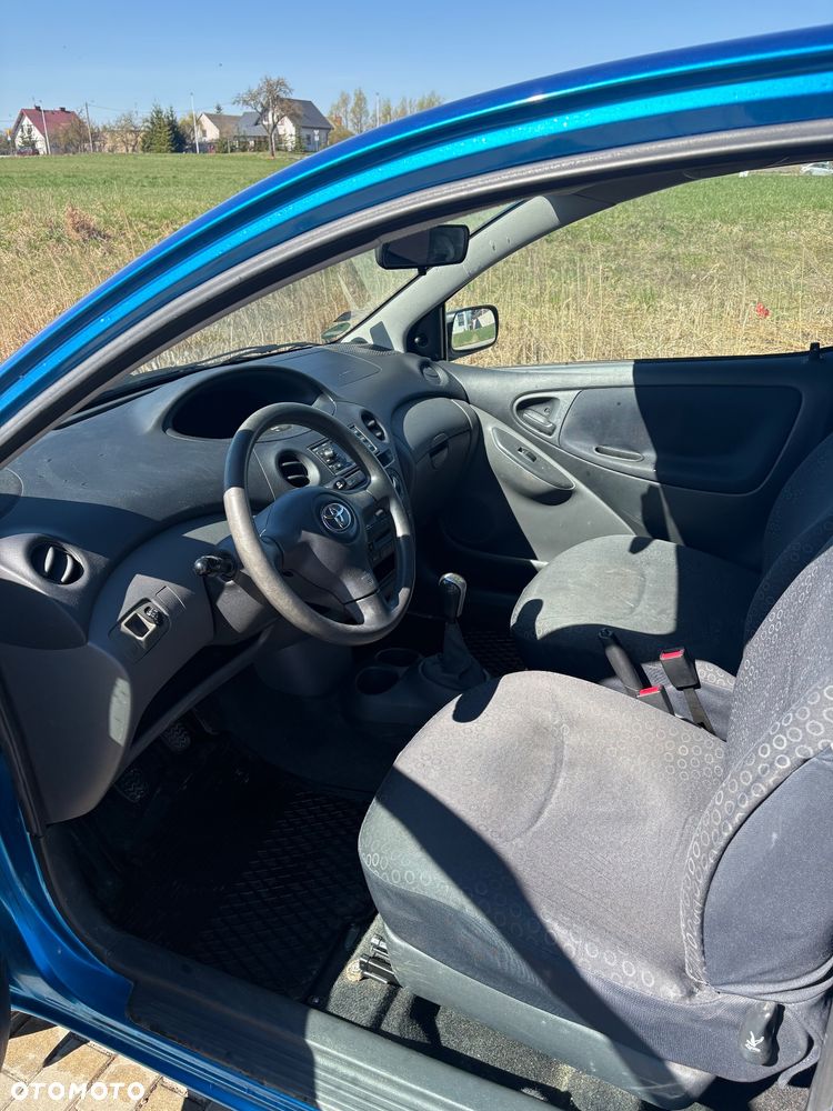 Toyota Yaris 1.0 Base - 7