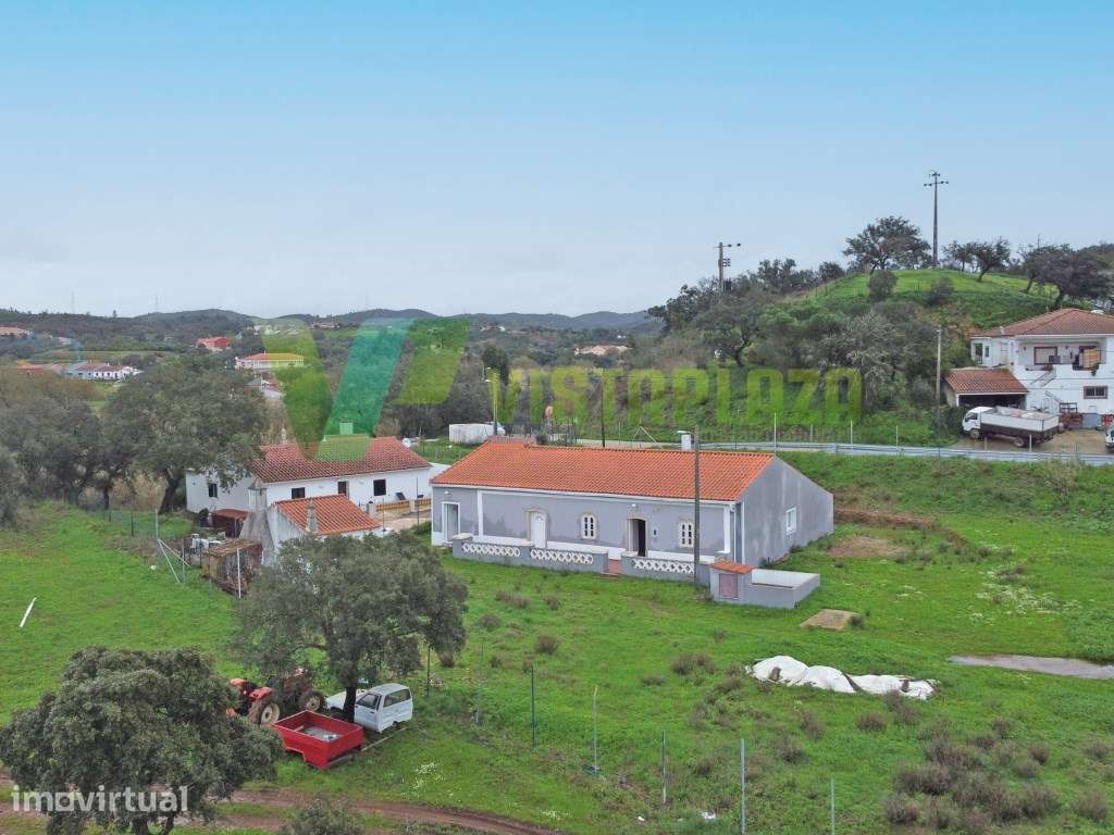Moradia Isolada com Jardim e Boa Exposição Solar em São Bartolomeu ... - Grande imagem: 2/26