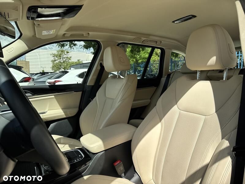 BMW X3 xDrive30e - 12