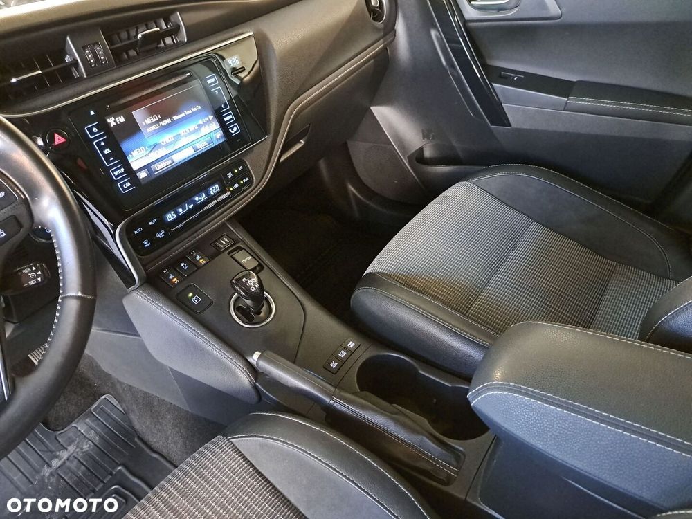 Toyota Auris - 31