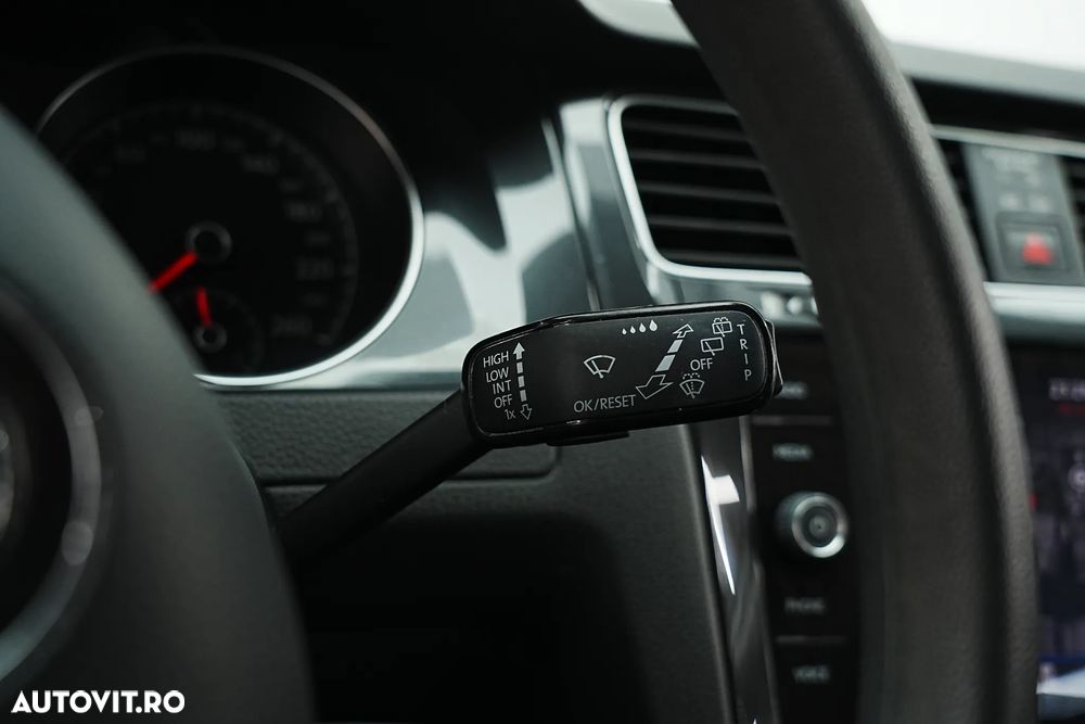 Volkswagen Golf 1.0 TSI Trendline - 32