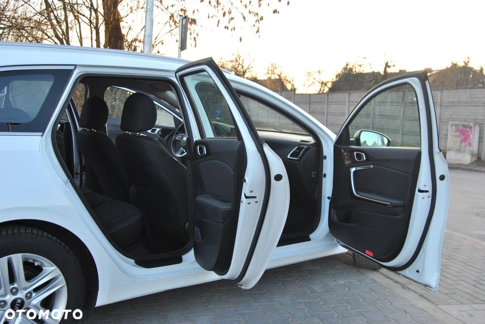Kia Ceed 1.6 CRDi Vision - 13