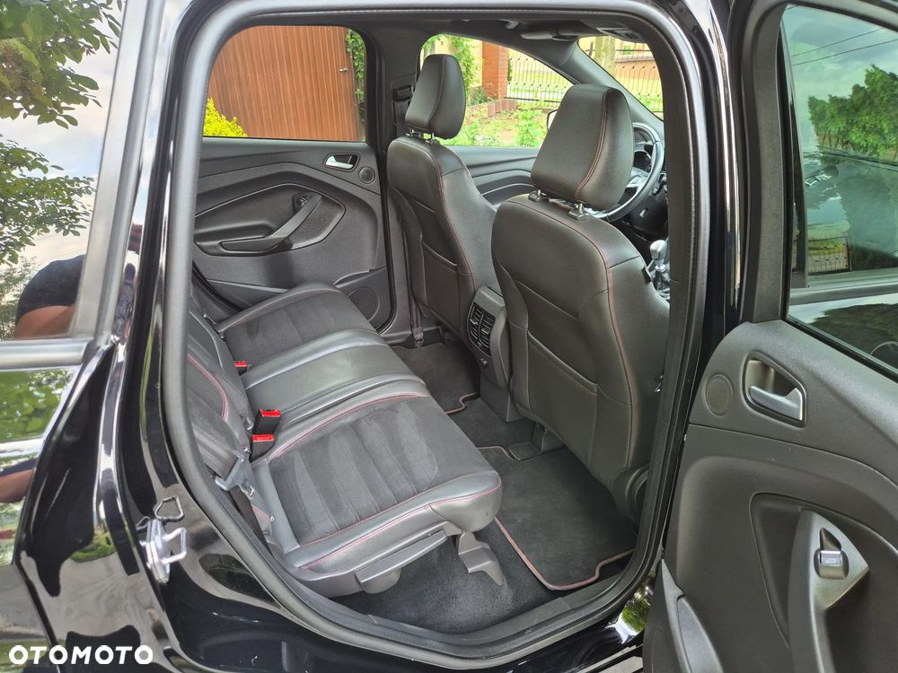 Ford Kuga 1.5 EcoBoost 2x4 ST-Line - 30