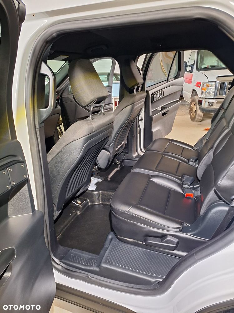 Ford Explorer - 8
