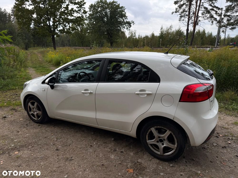 Kia Rio - 14
