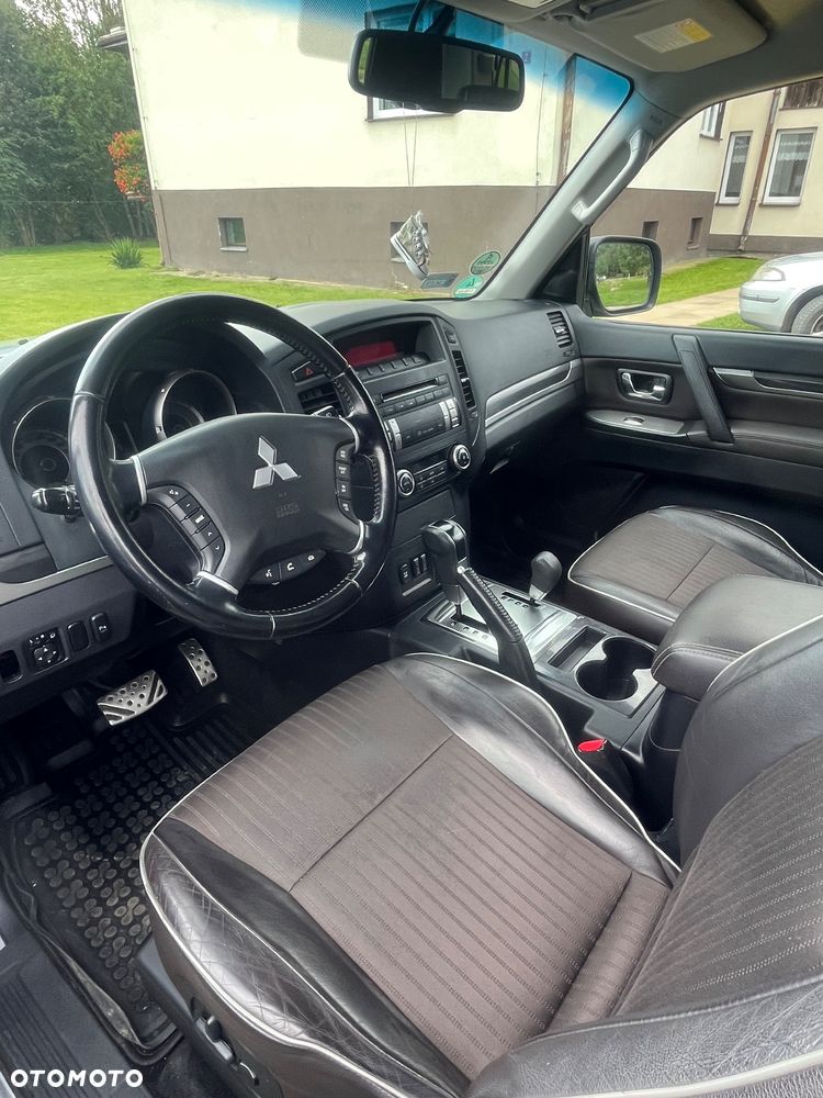 Mitsubishi Pajero 3.2 DI-D Automatik Intense - 12