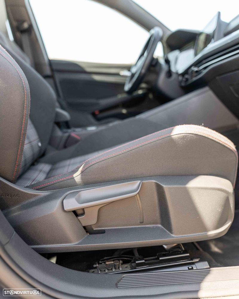 VW Golf 2.0 TSI OPF DSG GTI - 38