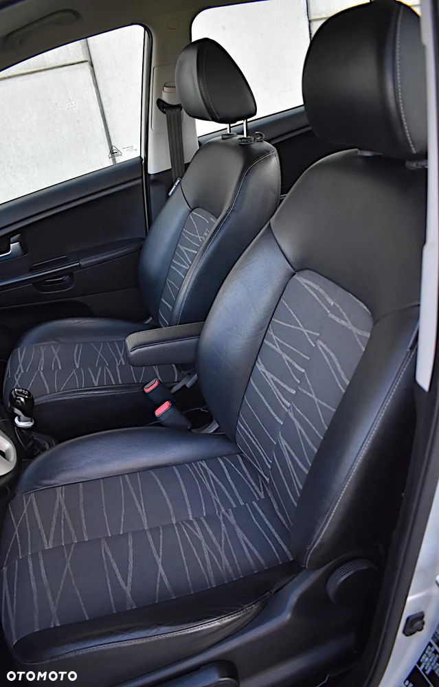 Kia Venga 1.4 CVVT Titanium Collection - 7