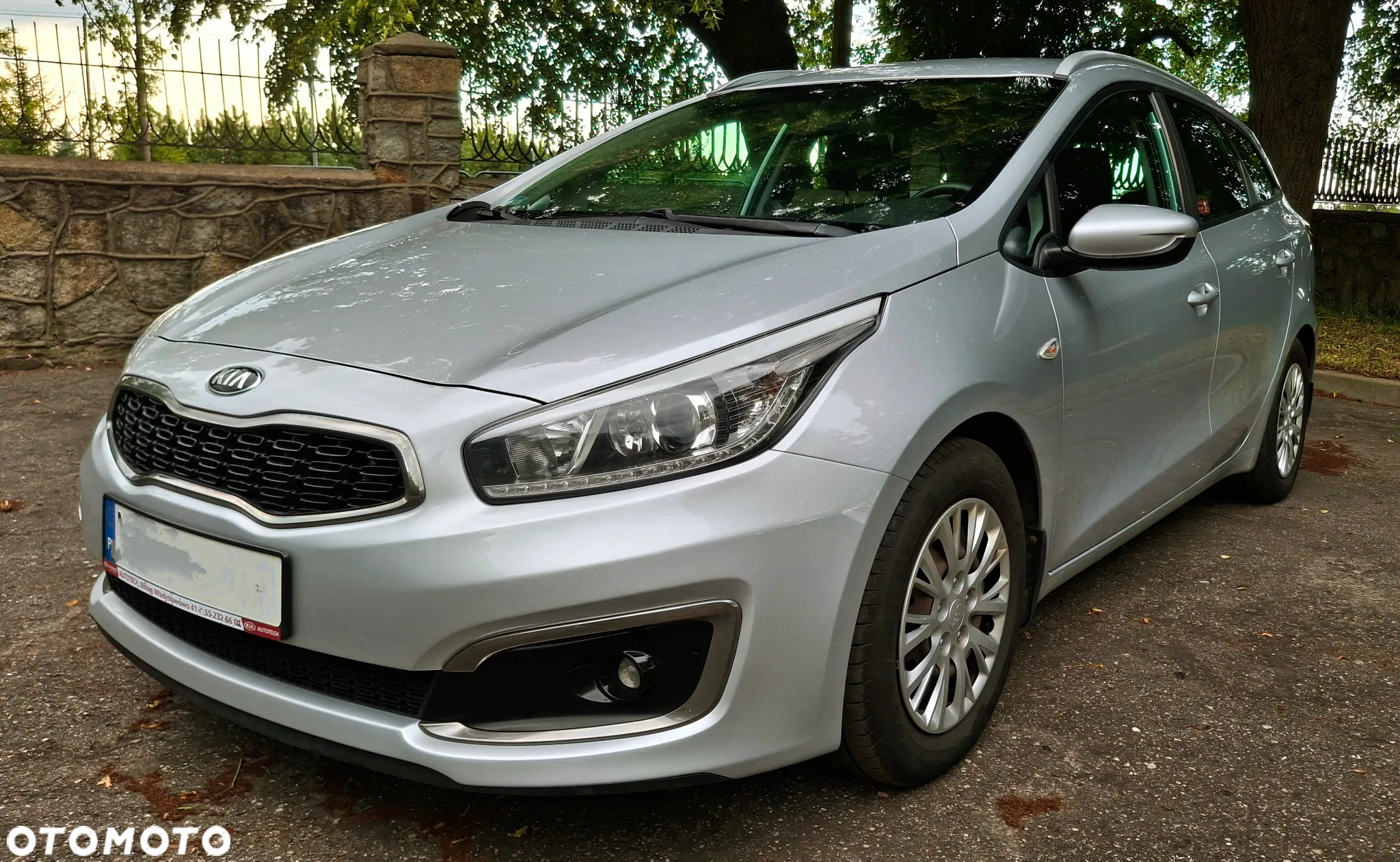 Kia Ceed - 12