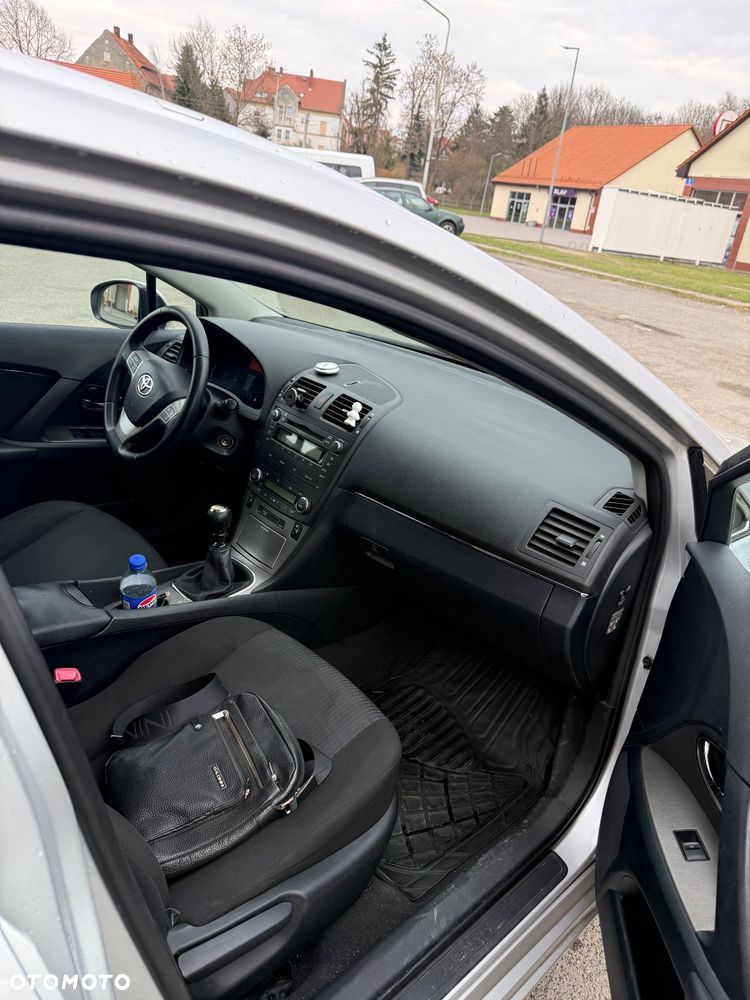 Toyota Avensis 2.0 D-4D Luna - 10