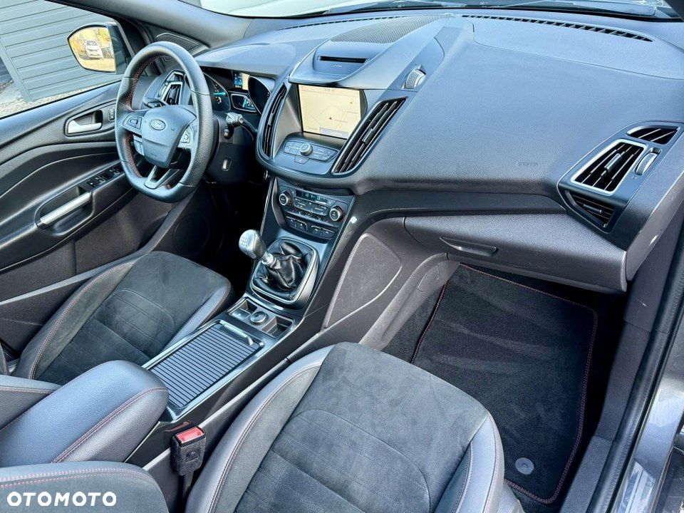 Ford Kuga 2.0 TDCi 4x4 ST-Line - 26