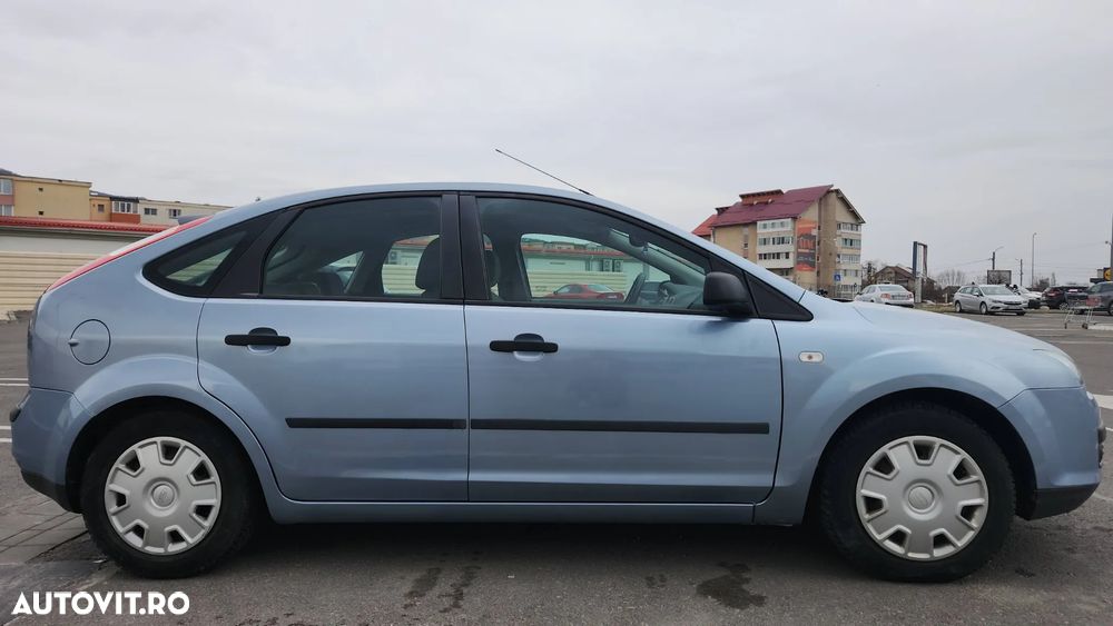Ford Focus 1.6i Comfort - 3