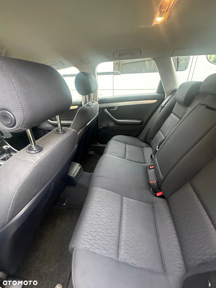 Audi A4 Avant 2.0 TDI - 9