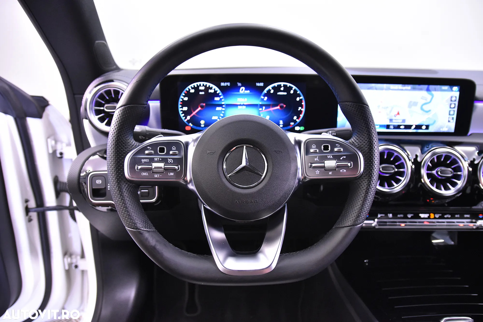 Mercedes-Benz CLA 250 4Matic 7G-DCT AMG Line - 16