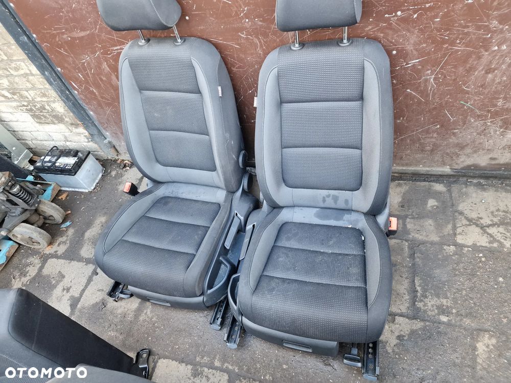 Komplet  foteli  vw  golf  VI  plus  podgrzewane - 2