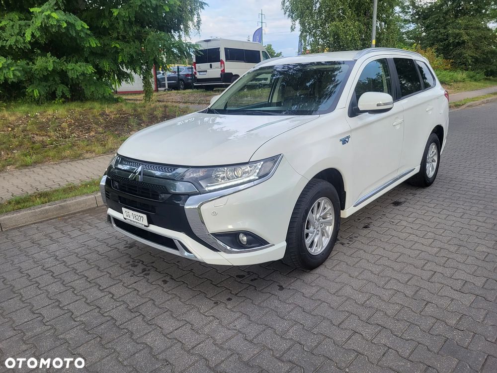 Mitsubishi Outlander Instyle NAVI - 1