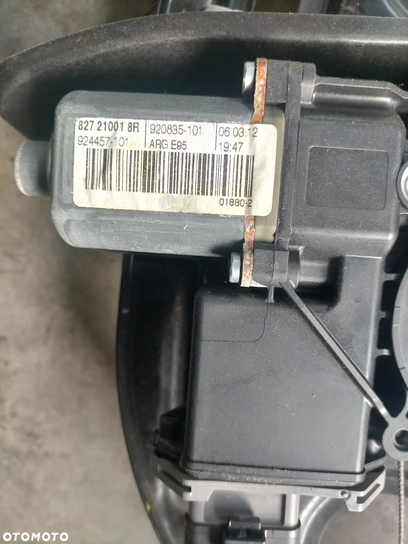 PODNOŚNIK SZYB LEWY TYŁ RENAULT MEGANE III CC CABRIO 827210018R - 2
