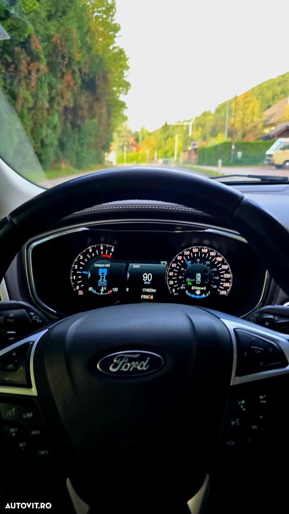 Ford Mondeo Turnier 2.0 TDCi Start-Stopp PowerShift-Aut Vignale - 11