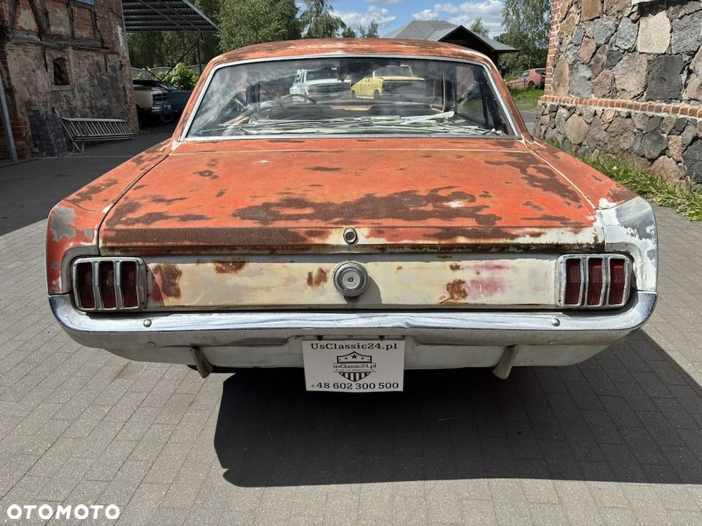 Ford Mustang - 7