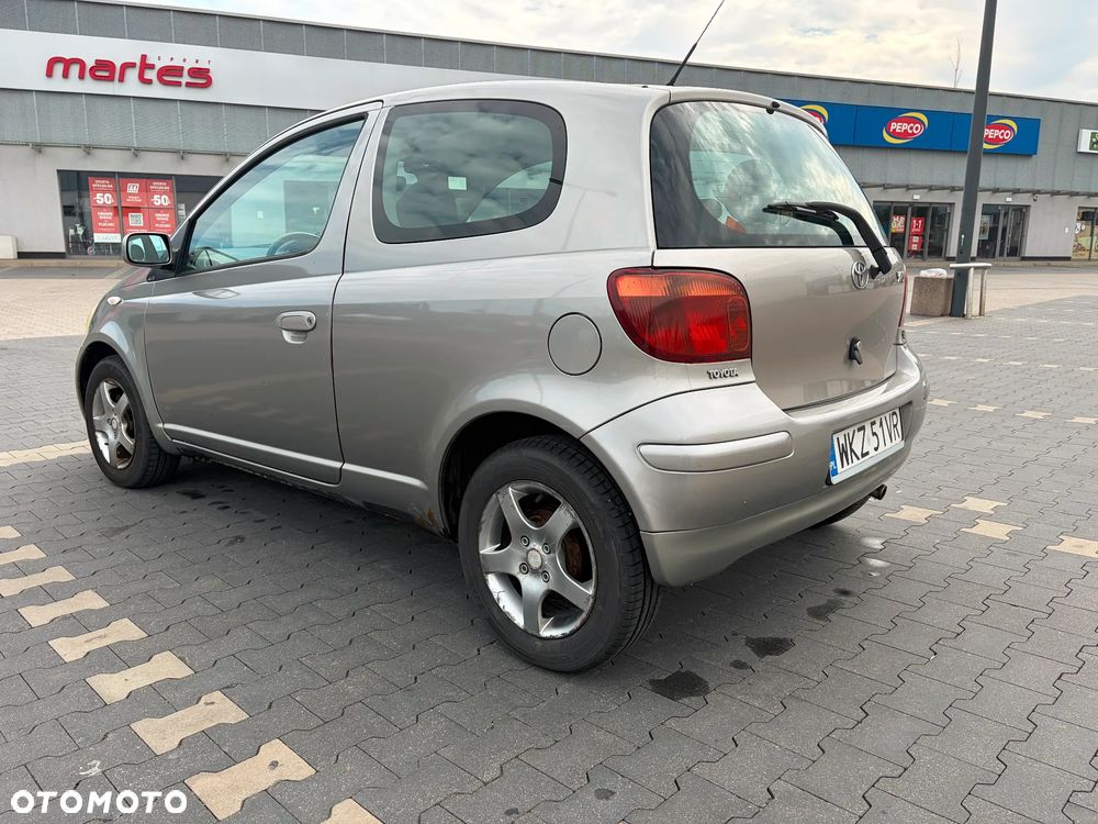 Toyota Yaris 1.4 D-4D Unlimited - 4