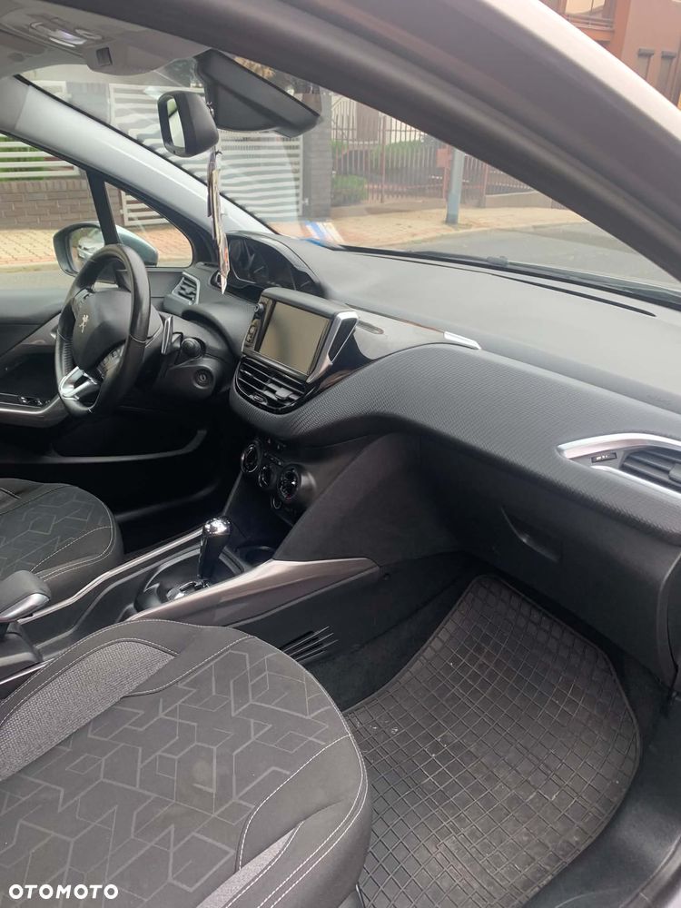 Peugeot 2008 - 8