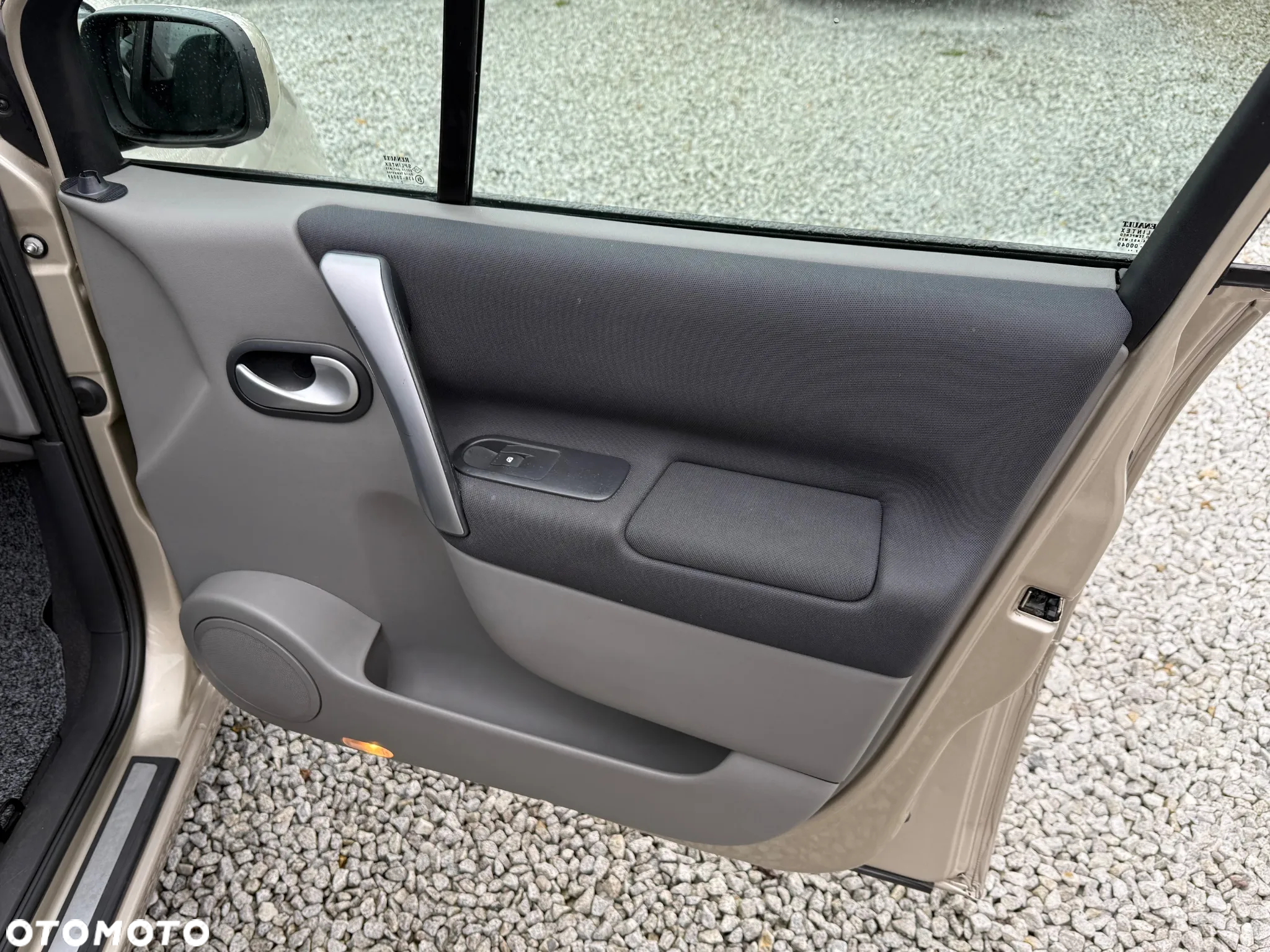 Renault Scenic 2.0 16V Dynamique - 12