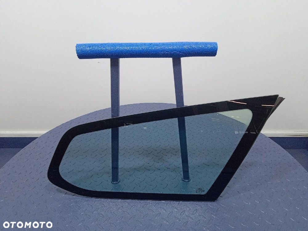 FORD FOCUS MK2 KOMBI SZYBA KAROSERYJNA TYŁ PRAWA TYLNA - 1