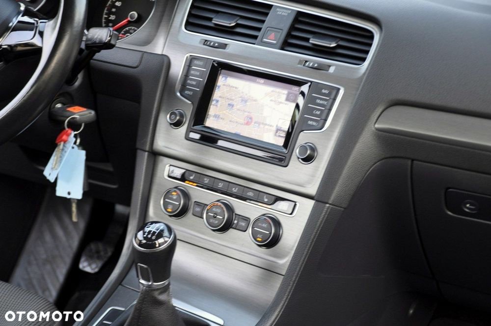 Volkswagen Golf - 26