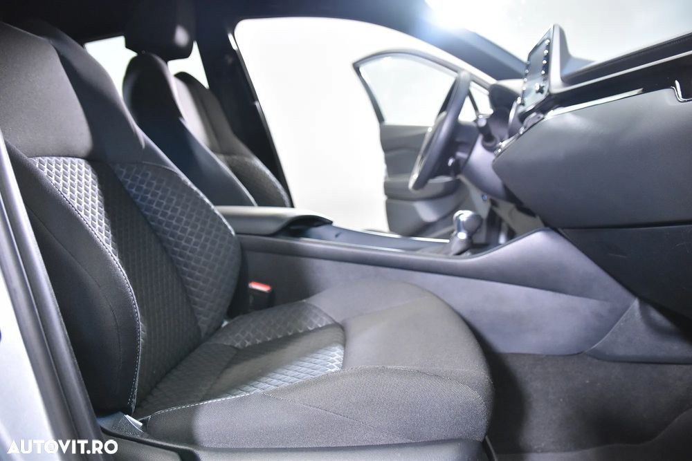 Toyota C-HR - 12