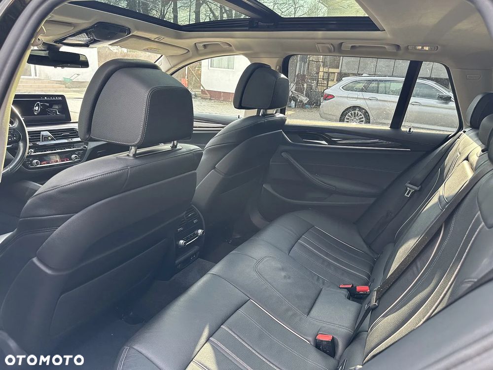 BMW Seria 5 540d xDrive Luxury Line - 28