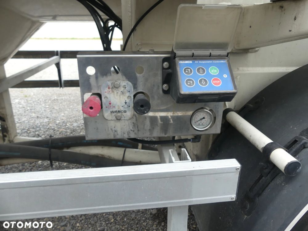 Feldbinder 35000 / SILOS / DO MATERIAŁÓW SYPKICH / OŚ PODNOSZONA / - 16