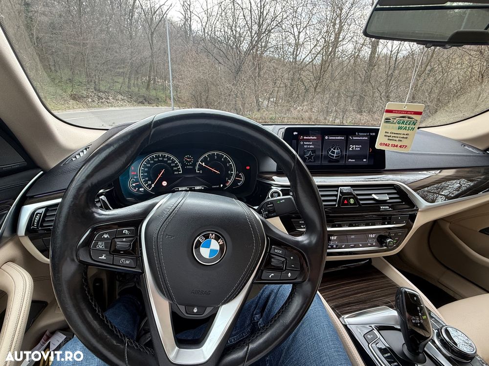 BMW Seria 5 530i xDrive AT - 7